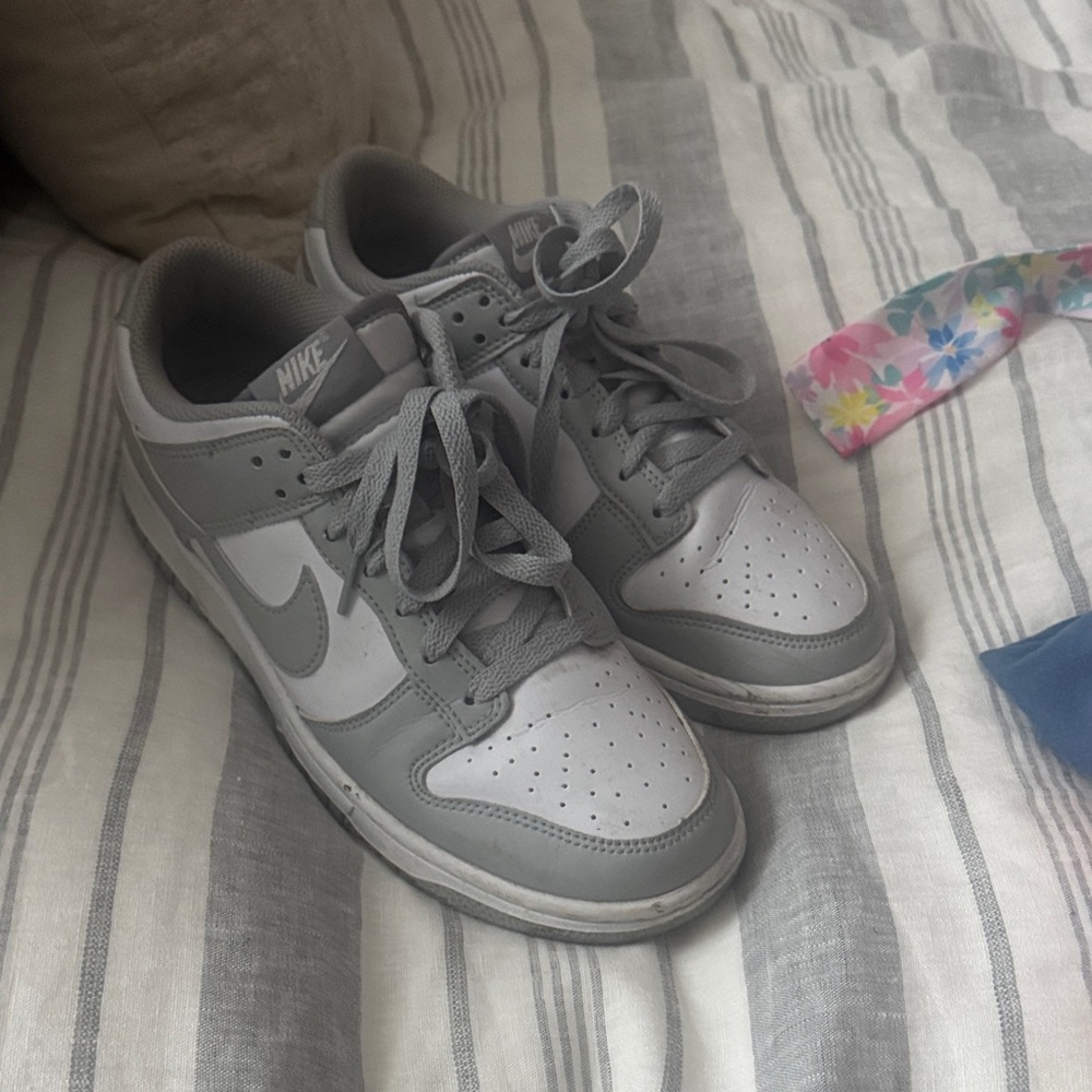Nike Dual-Tone Gray Sneakers